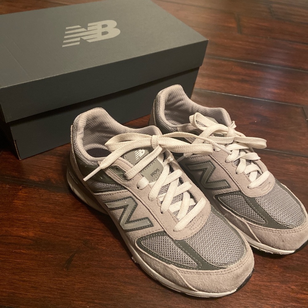 New Balance 990v5